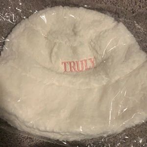 Brand New LIMITED EDITION Truly Beauty Bucket Hat!